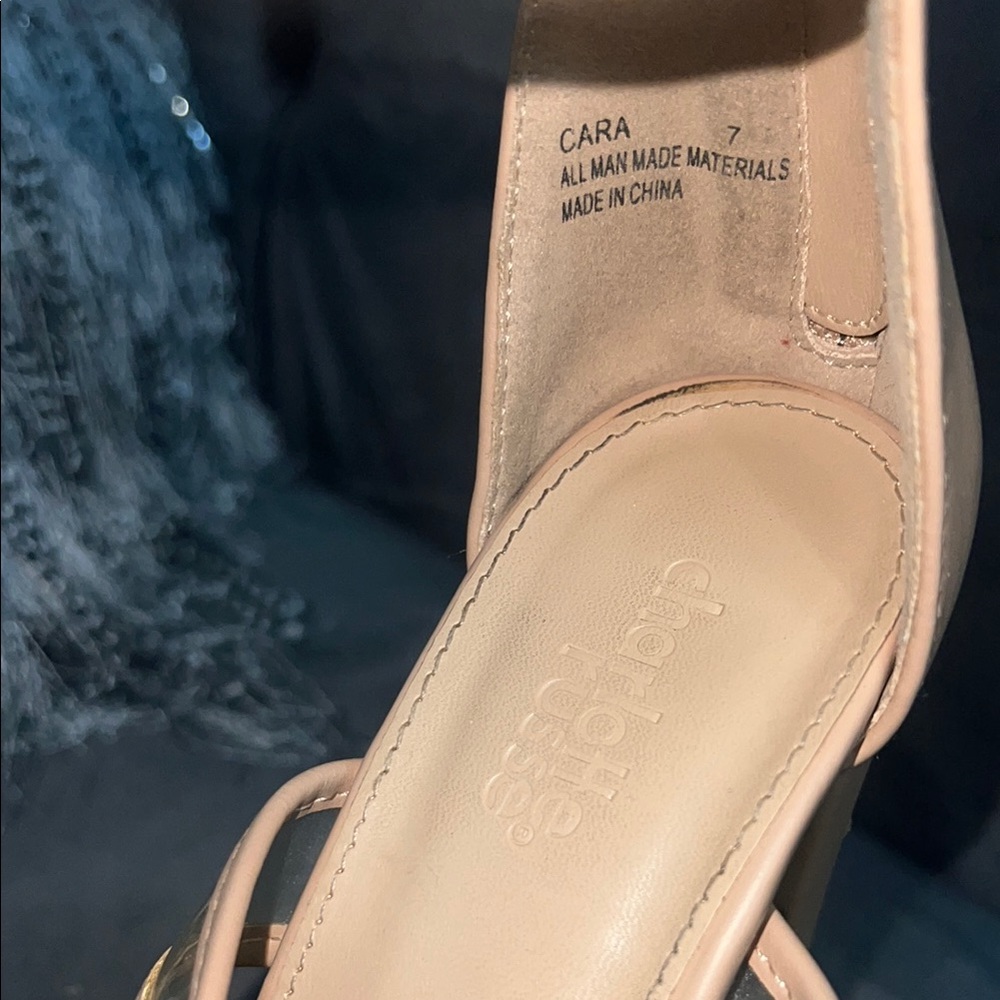 Elegant Nude Platform Heels - Picture 7 of 8